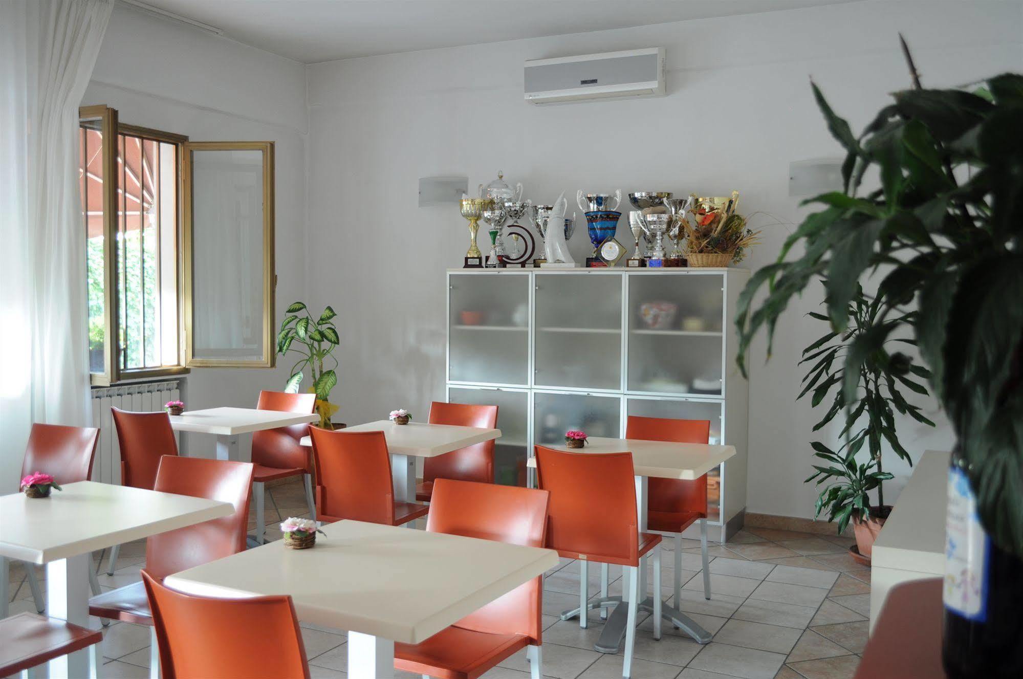 Marinetta Bed & Breakfast Синья Экстерьер фото